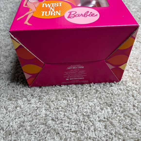 Barbie x Stanley 60s Twist n Turn 40 oz Quencher - Picture 5 of 6